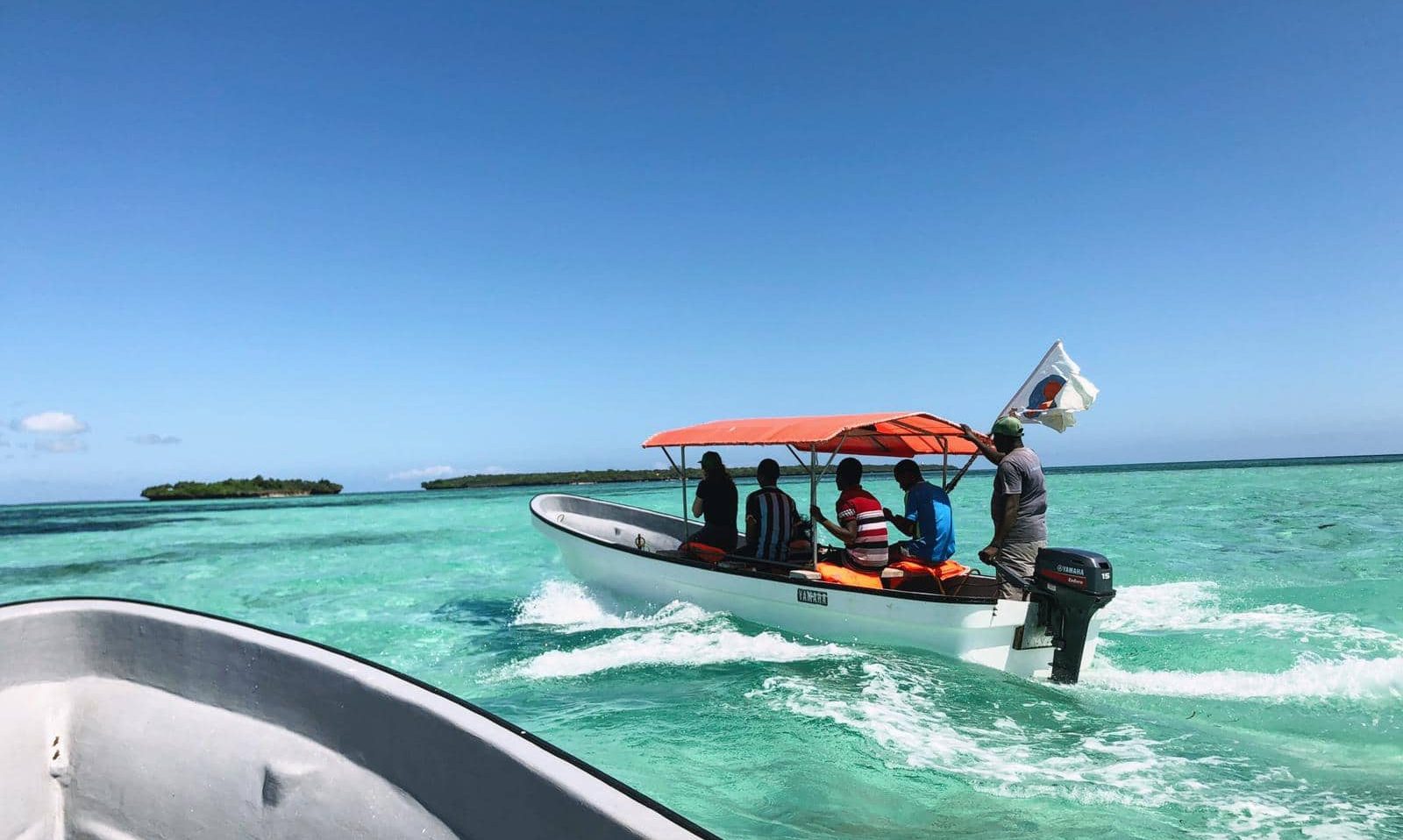 Zanzibar blue water boat tour